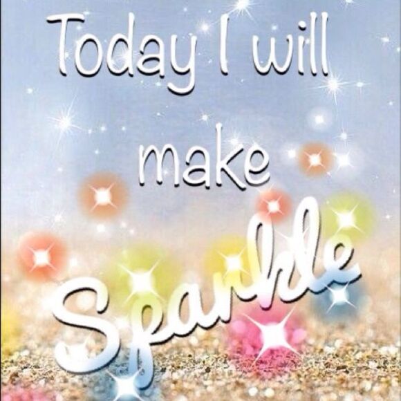 10/$25🦋 Truce Medium Wash Low Rise Denim Shorts - Size 5 - Picture 11 of 11